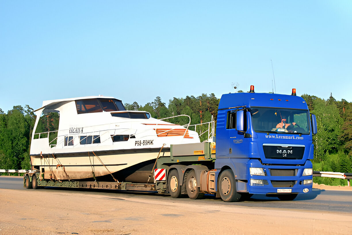 Large Yacht Transport